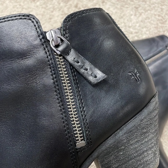 Frye Women's Judith Black Leather Zip Up Ankle Boots Booties 9.5M - Picture 9 of 15